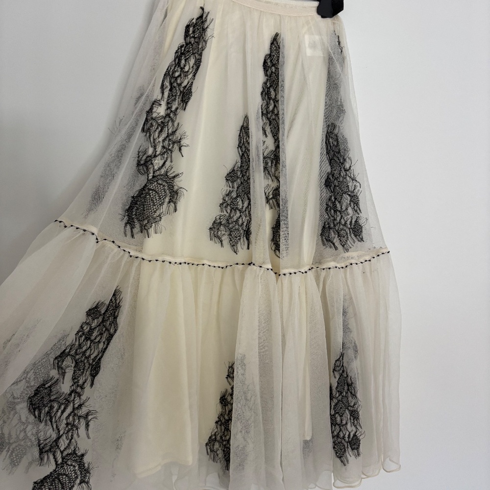 Brand New Christian Dior Silk-Lined Tulle Midi Skirt – White with Black Lace App